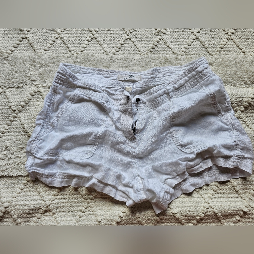 LOFT White Cargo Shorts for Effortless Style Size 4